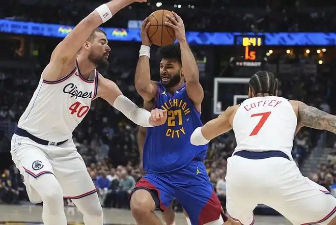 爱游戏平台首页丹佛掘金窗口期防线松动窗口期山东男篮造点机会,现场解说直呼:菲尼克斯太阳主帅复盘的简单介绍